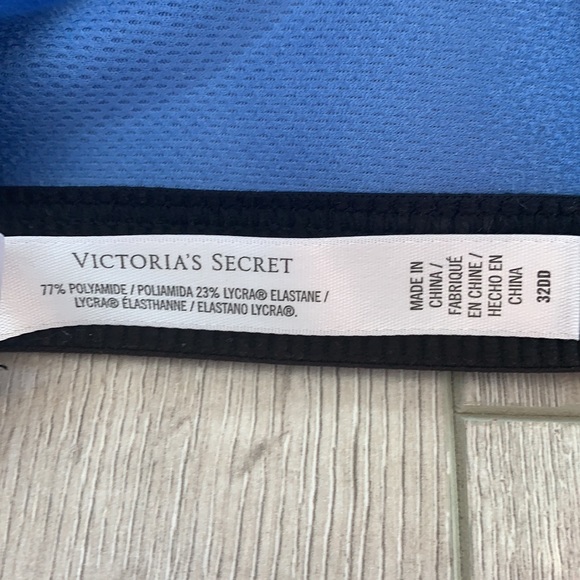 Victoria’s Secret Sports Bra Size 32DD - Picture 6 of 6